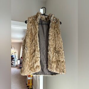Abercrombie & Fitch Faux Fur Vest in Tan